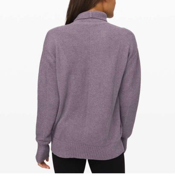 LULULEMON TURTLENECK SZ 4 - Picture 2 of 9